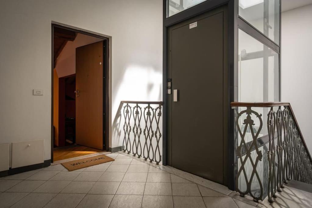22 Home - Parcheggio Privato - Accogliente - Collegamento Sardegna E Corsica リヴォルノ エクステリア 写真